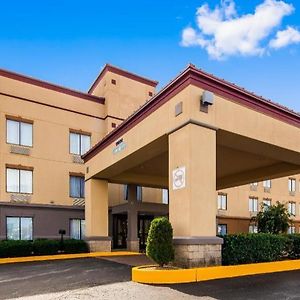 Clarion Pointe Evansville North